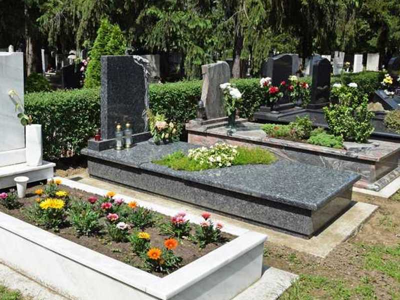 Kamnoseštvo izdeluje tudi nagrobne spomenike